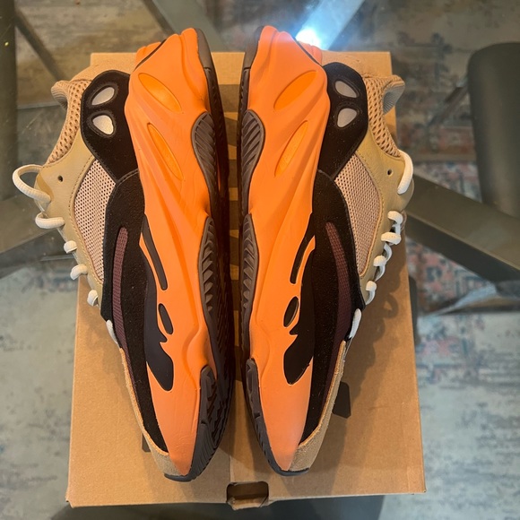 Yeezy Boost 700 size 9 ENFAMB - Picture 6 of 7